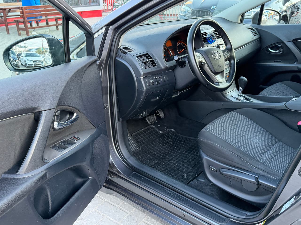Toyota Avensis 2011 — Миниатюра 5