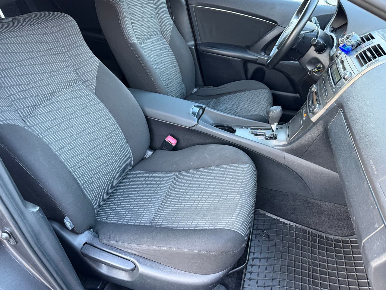 Toyota Avensis 2011 — Миниатюра 14