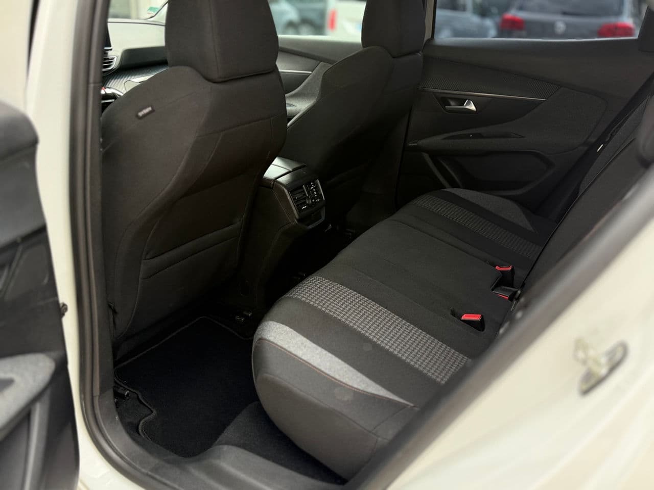 2021 Peugeot 3008 — Miniatură 15