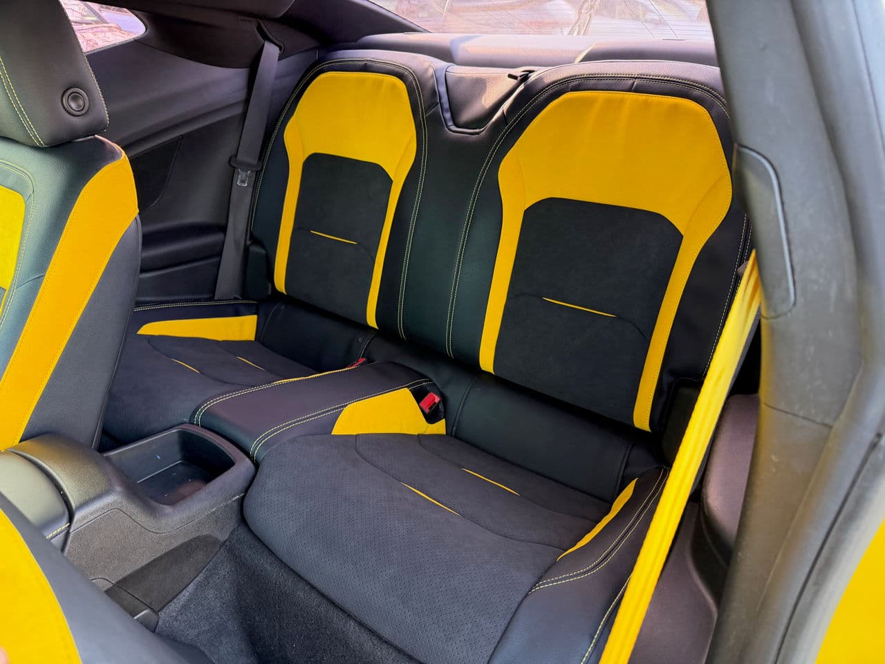 2016 Chevrolet Camaro — Miniatură 18