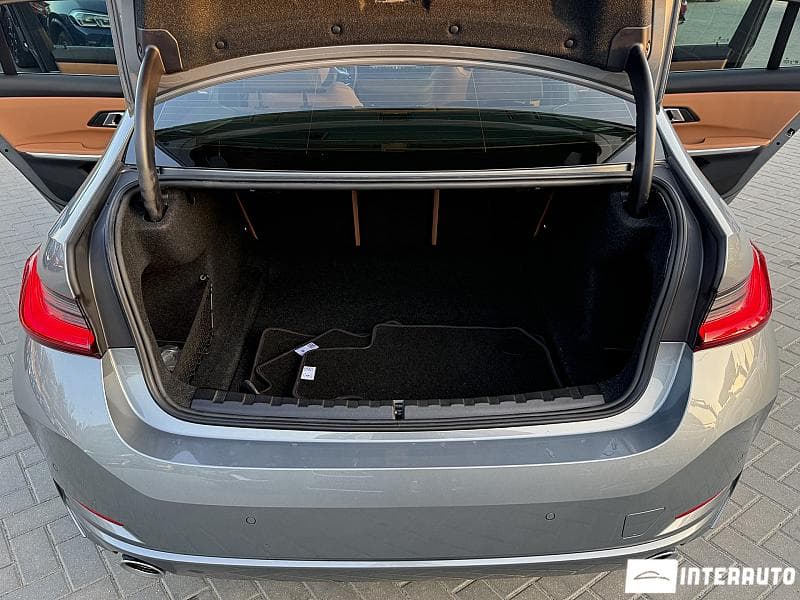 2024 BMW 330 — Miniatură 29