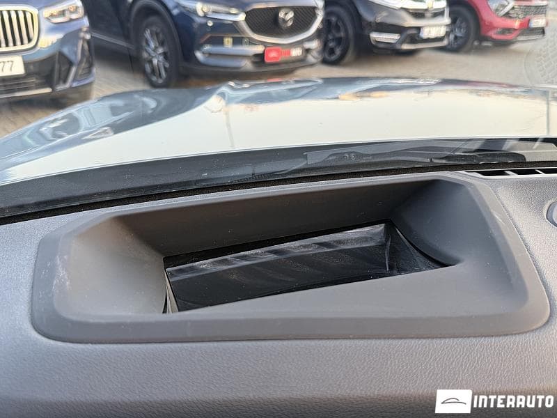 2024 BMW 330 — Miniatură 10