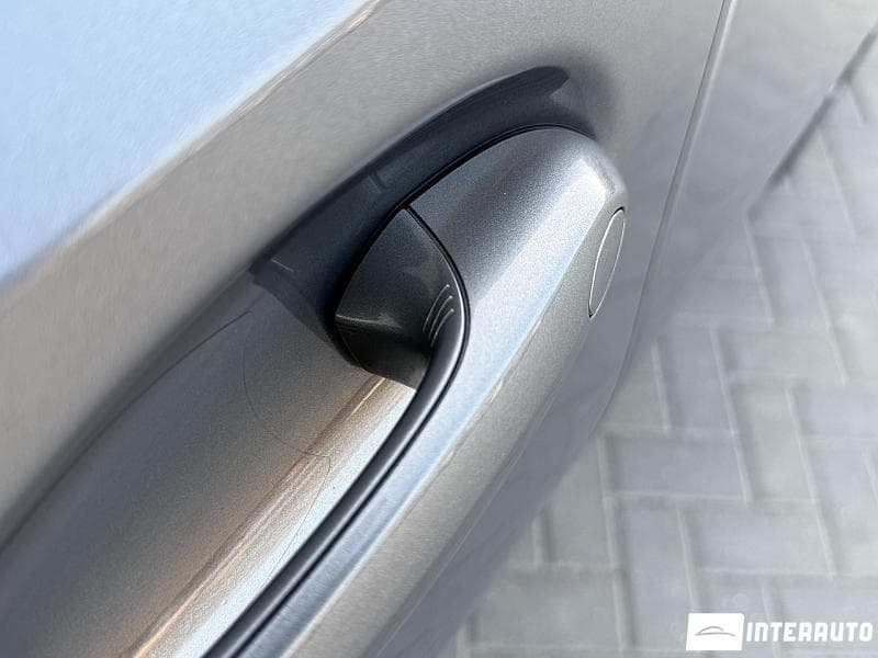 2024 BMW 330 — Miniatură 23