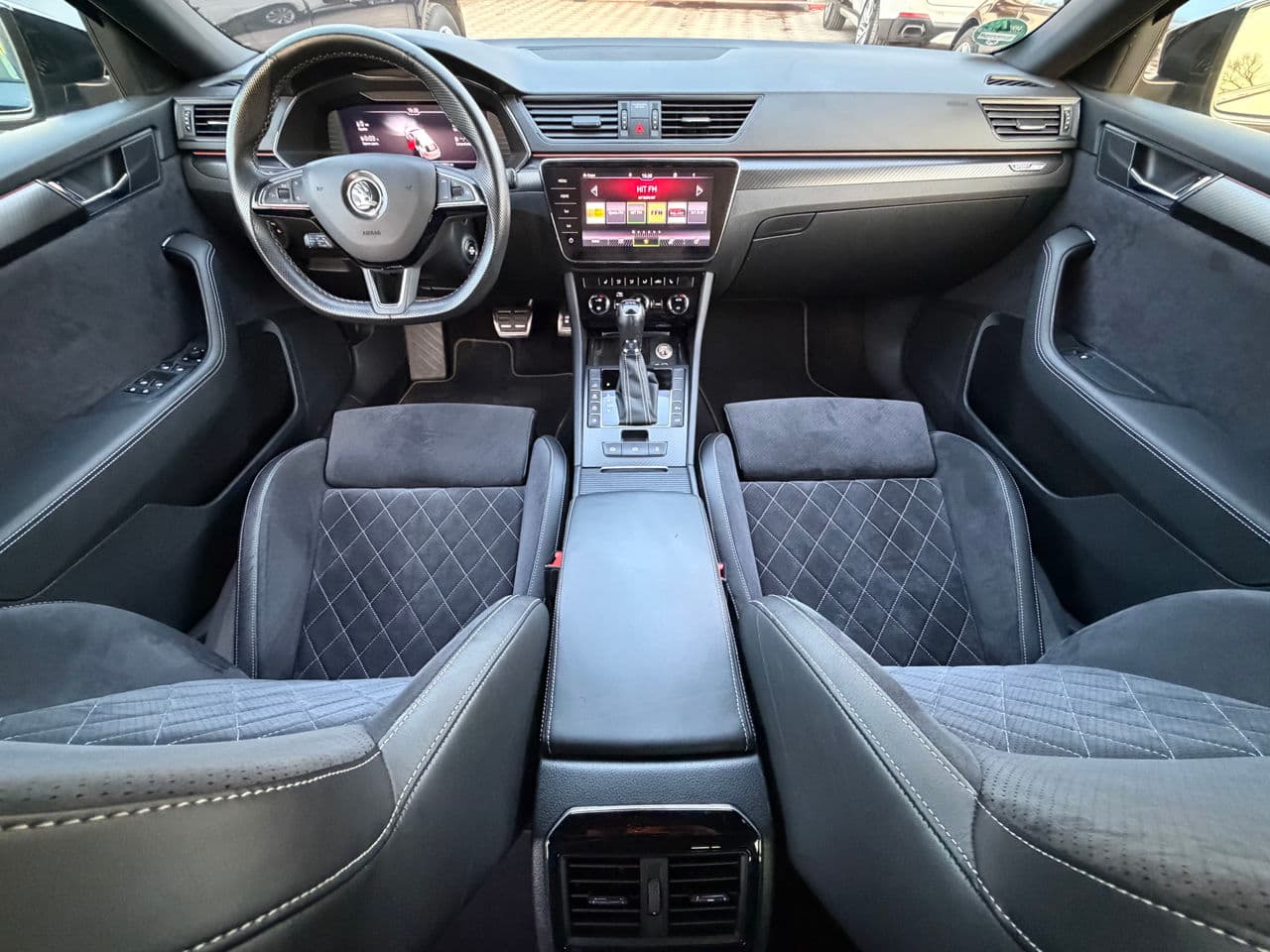 2020 Skoda Superb — Miniatură 11