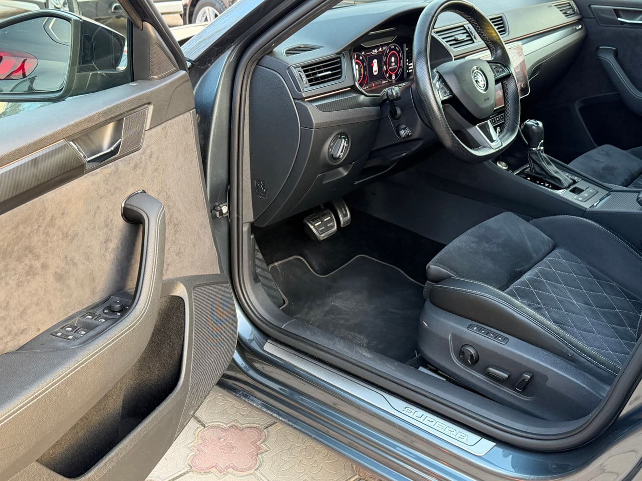 2020 Skoda Superb — Miniatură 7