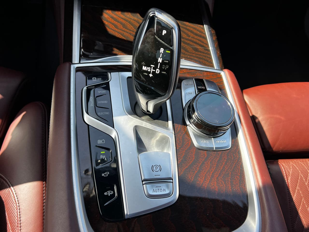 BMW 745e 2019 — Миниатюра 16