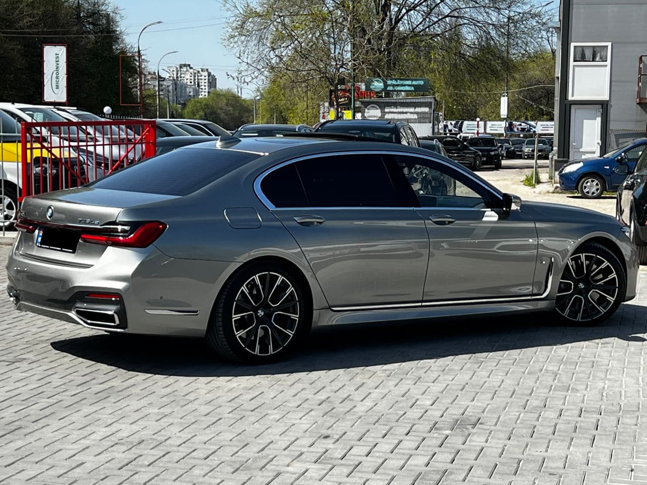 BMW 745e 2019 — Миниатюра 3