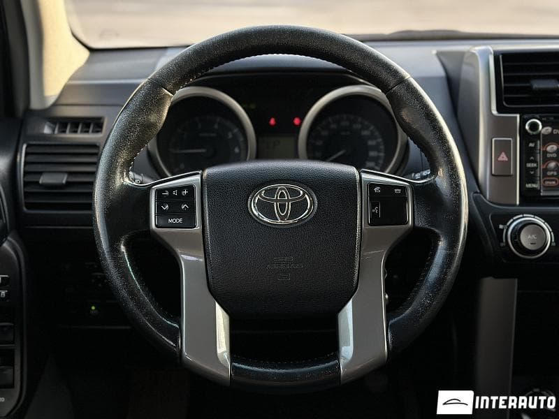 2012 Toyota Land Cruiser Prado — Miniatură 10