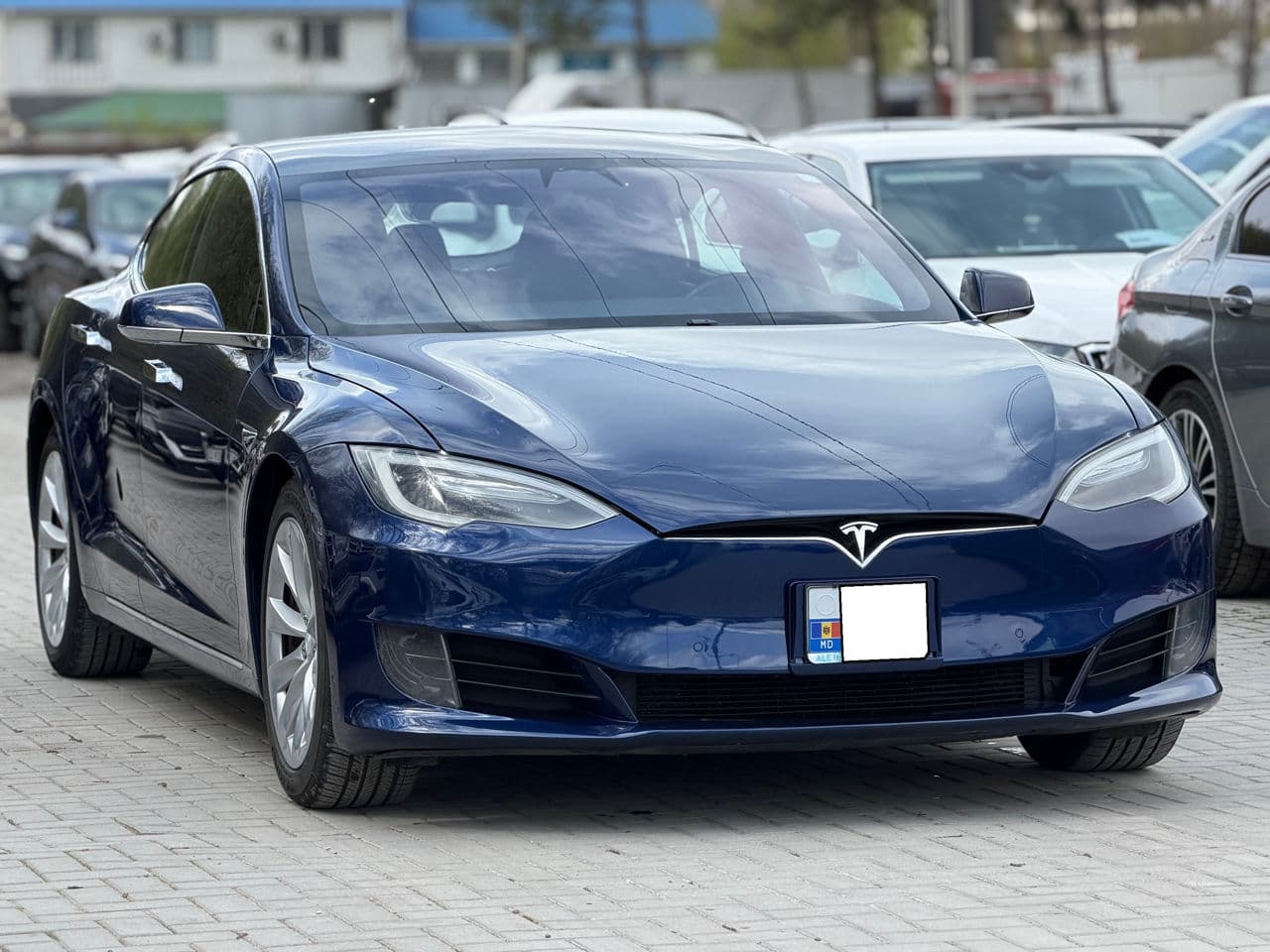 Tesla Model S 2017 — Миниатюра 3