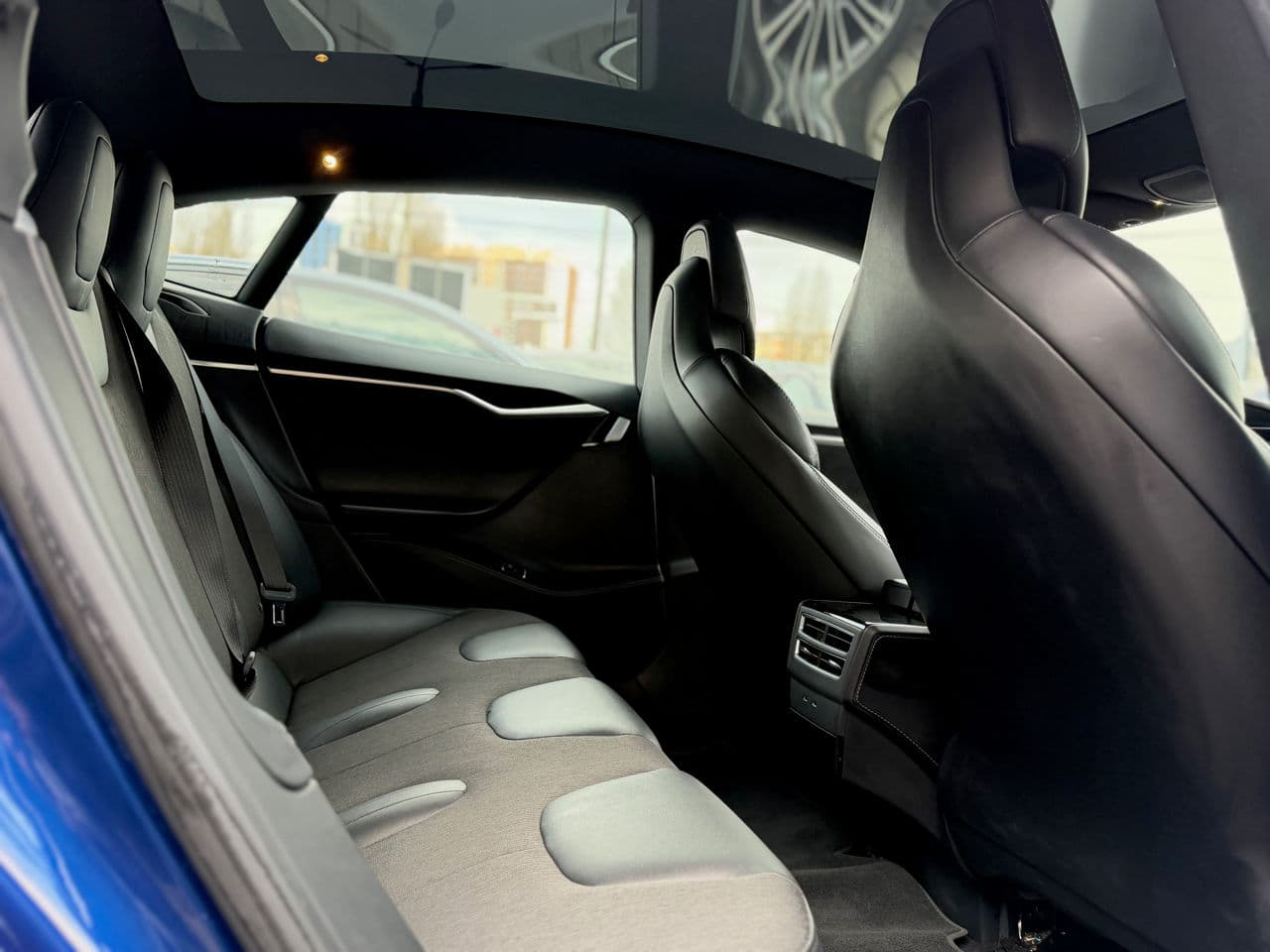 Tesla Model S 2017 — Миниатюра 16