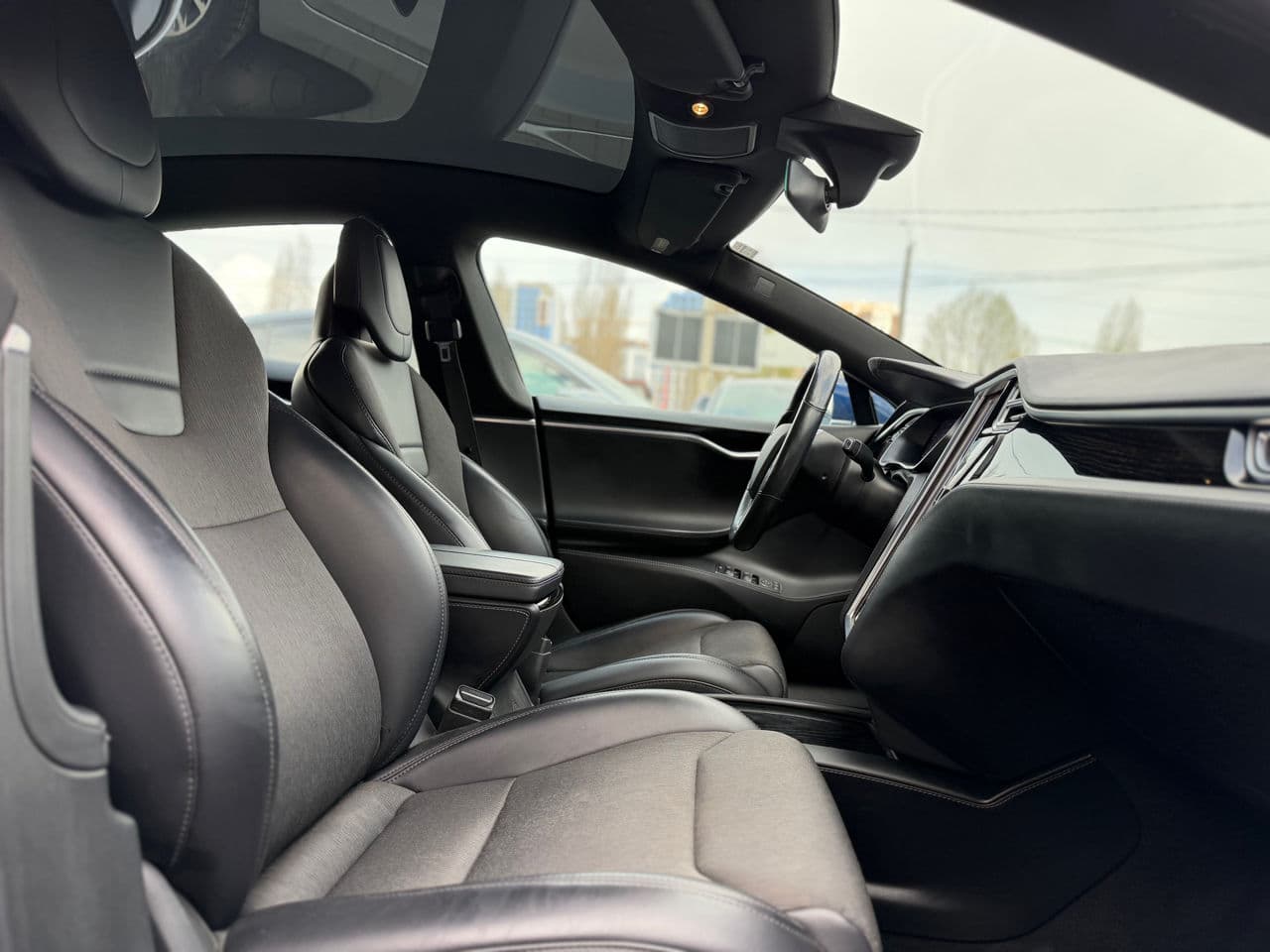 Tesla Model S 2017 — Миниатюра 15