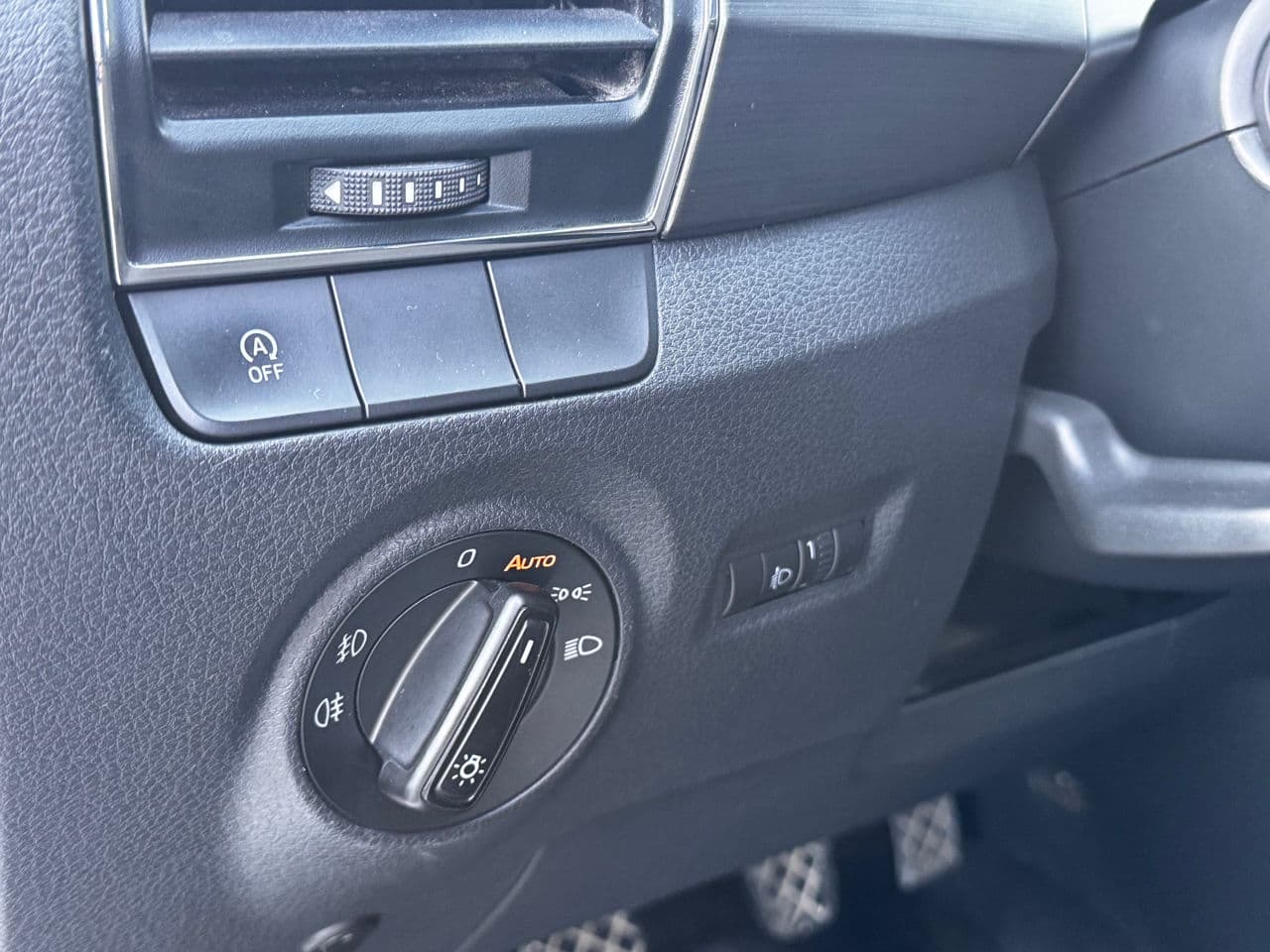 2015 Skoda Fabia — Miniatură 14