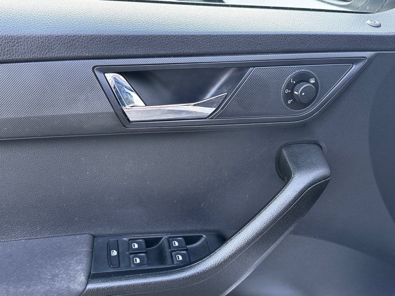 2015 Skoda Fabia — Miniatură 15