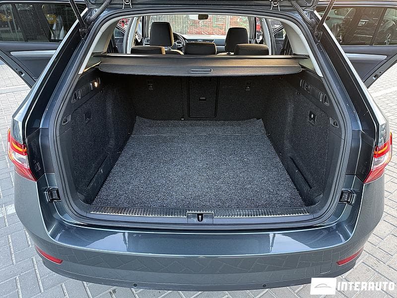 2017 Skoda Superb — Miniatură 19