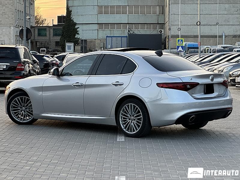 Alfa Romeo Giulia 2017 — Миниатюра 4
