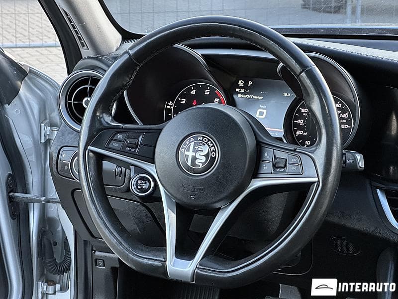 Alfa Romeo Giulia 2017 — Миниатюра 7