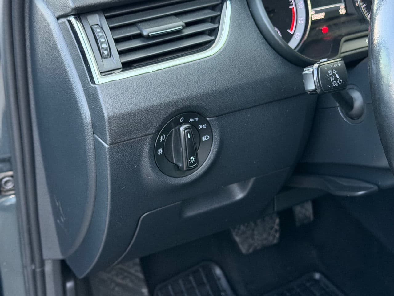 2017 Skoda Octavia — Miniatură 7