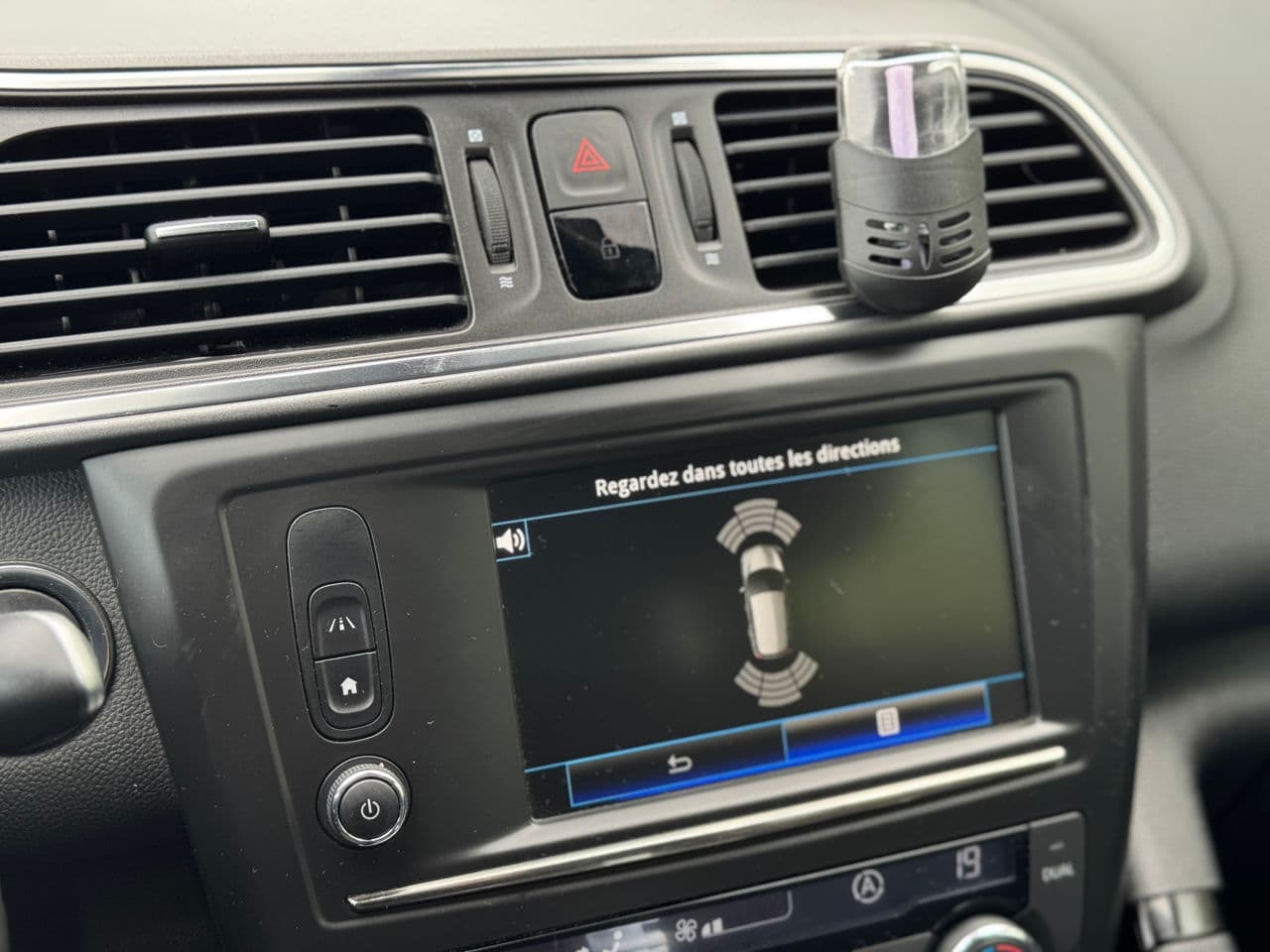 2018 Renault Kadjar — Miniatură 11