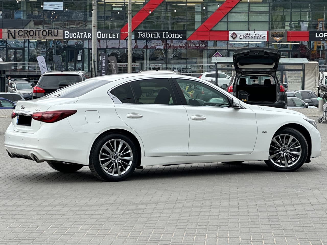 2017 Infiniti Q50 — Miniatură 3
