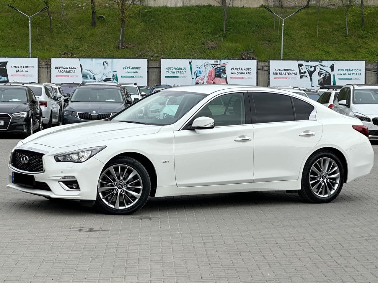2017 Infiniti Q50 — Miniatură 2