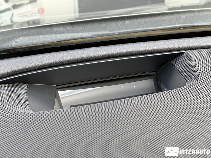 2016 Mercedes E 220 — Miniatură 10