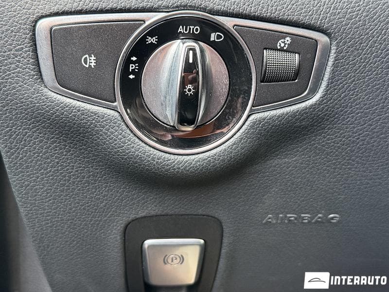 2016 Mercedes E 220 — Miniatură 11