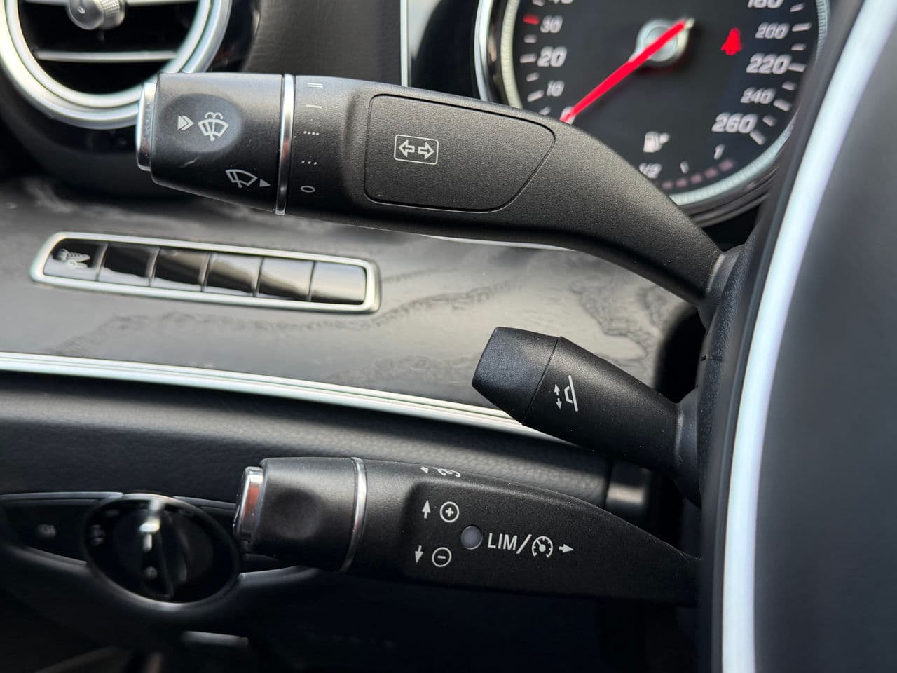 2016 Mercedes E 220 — Miniatură 13