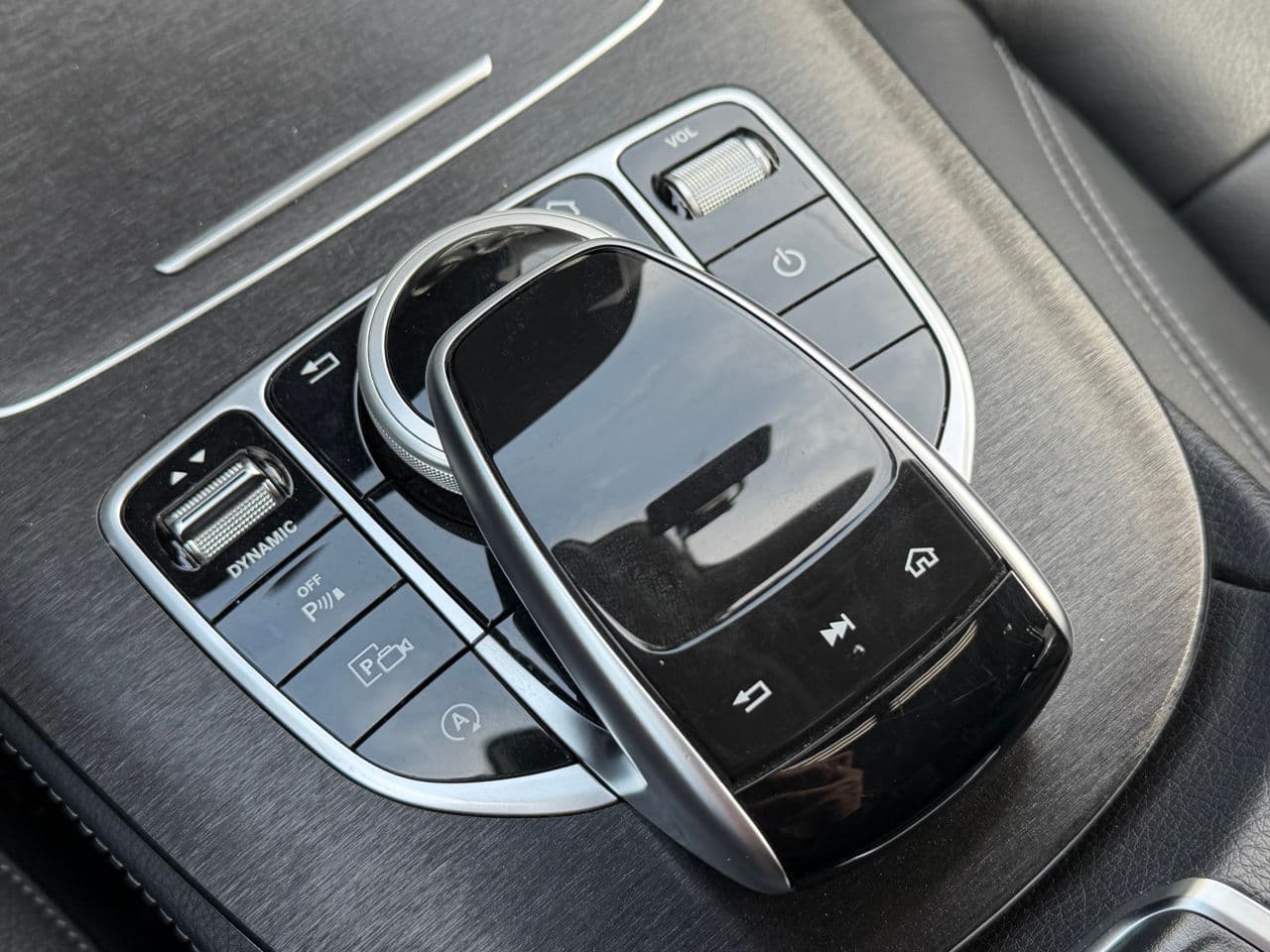 2016 Mercedes E 220 — Miniatură 17