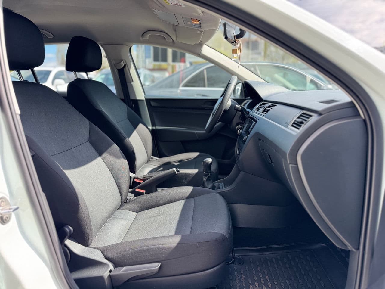 2015 Skoda Rapid — Miniatură 15