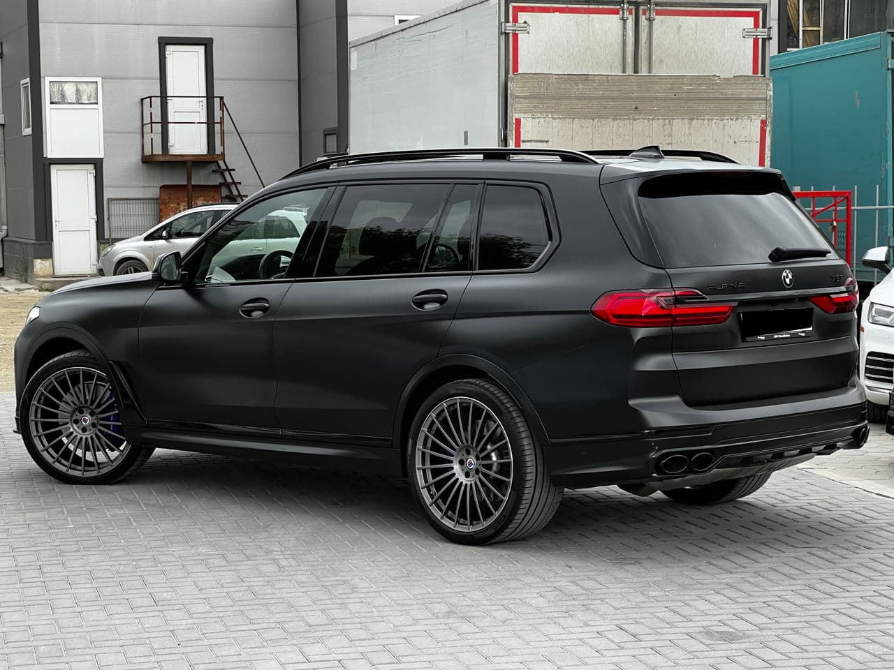 2022 BMW X7 M6.0i — Miniatură 4