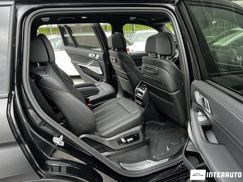 2022 BMW X7 M6.0i — Miniatură 8