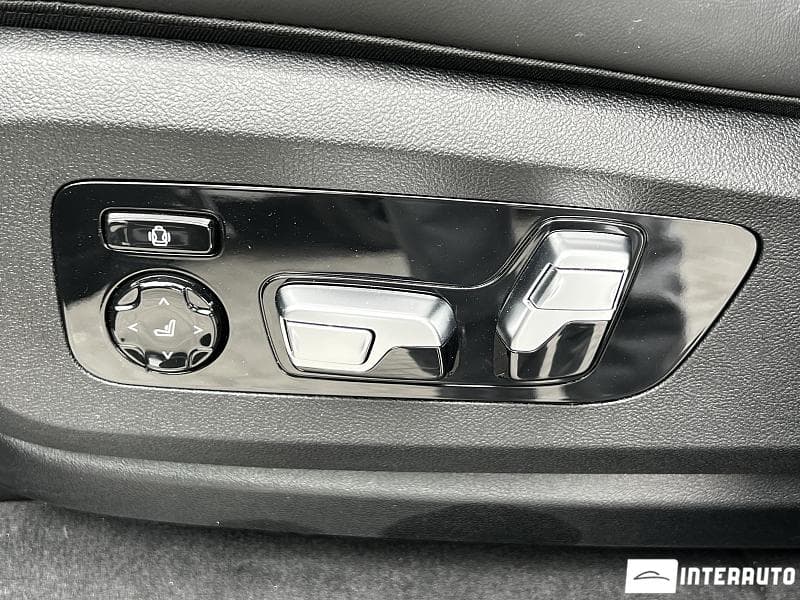 2022 BMW X7 M6.0i — Miniatură 24