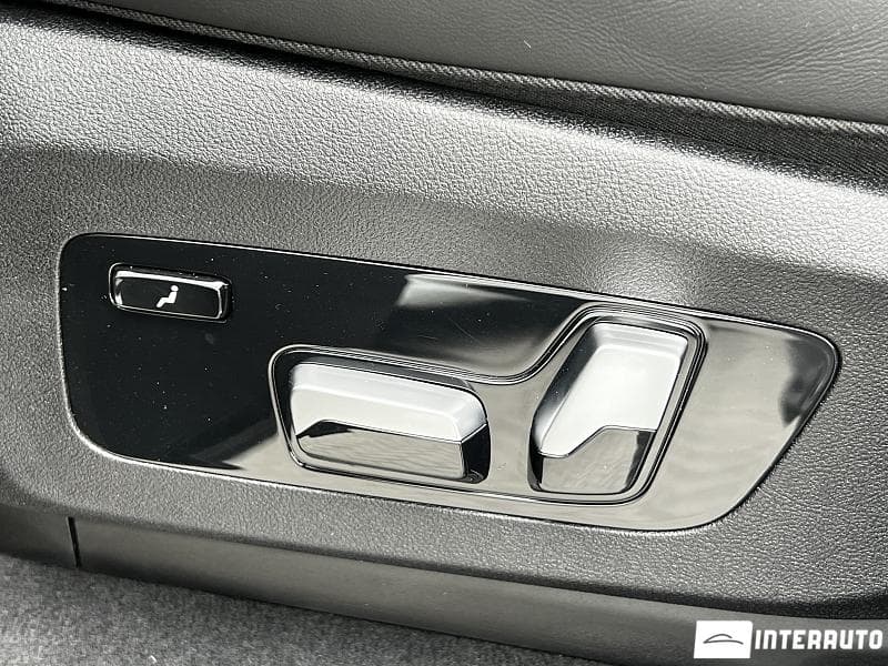 2022 BMW X7 M6.0i — Miniatură 22