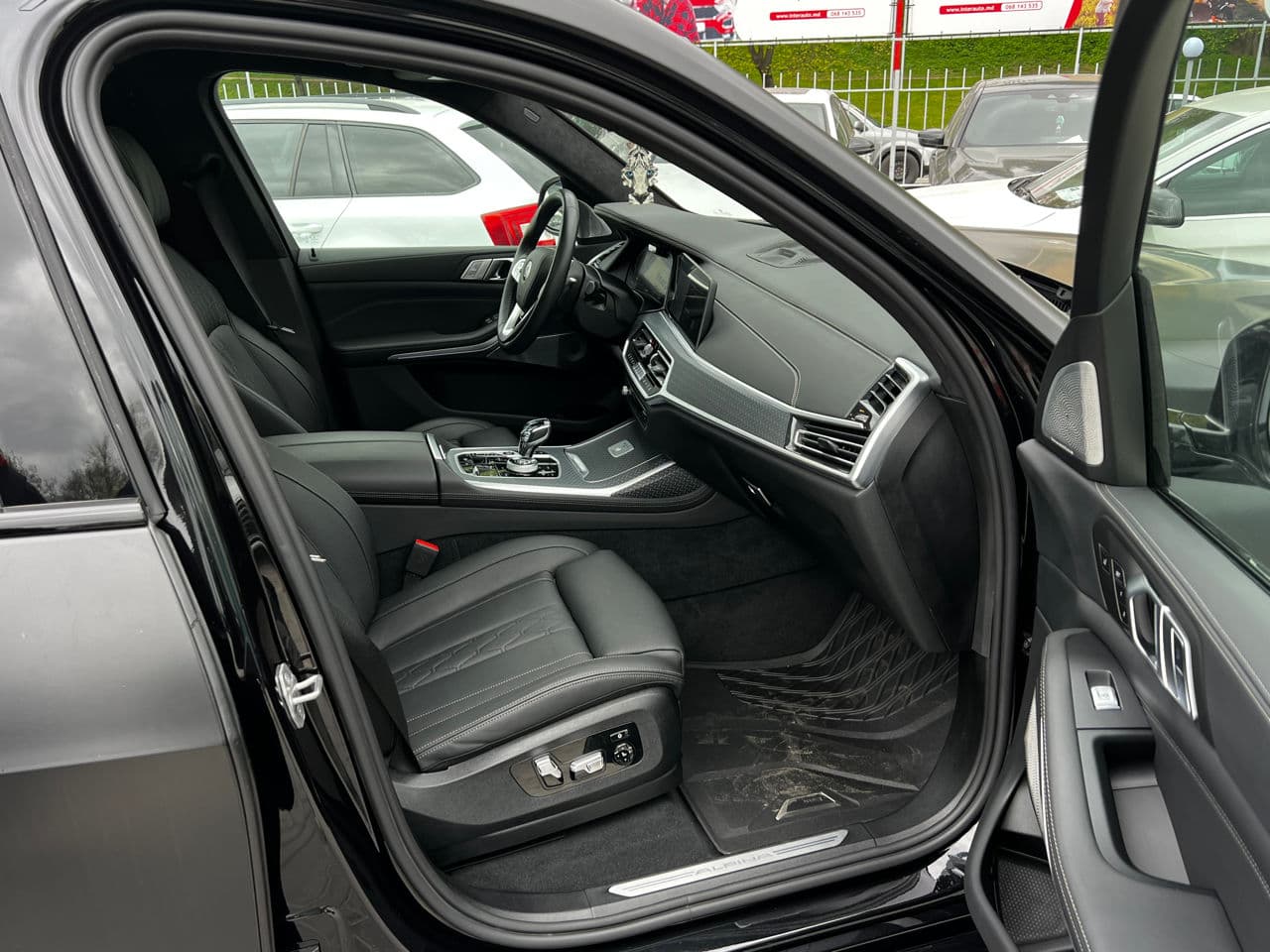 2022 BMW X7 M6.0i — Miniatură 7
