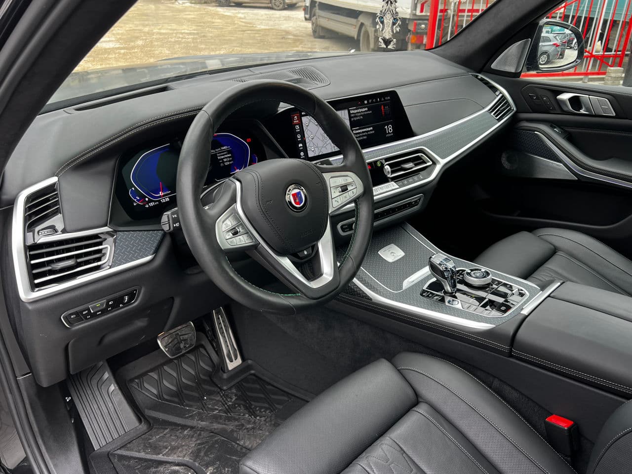 2022 BMW X7 M6.0i — Miniatură 5