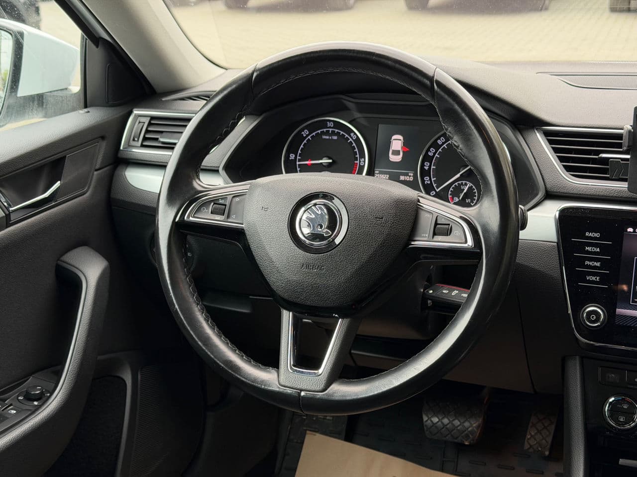 Skoda Superb 2017 — Миниатюра 10