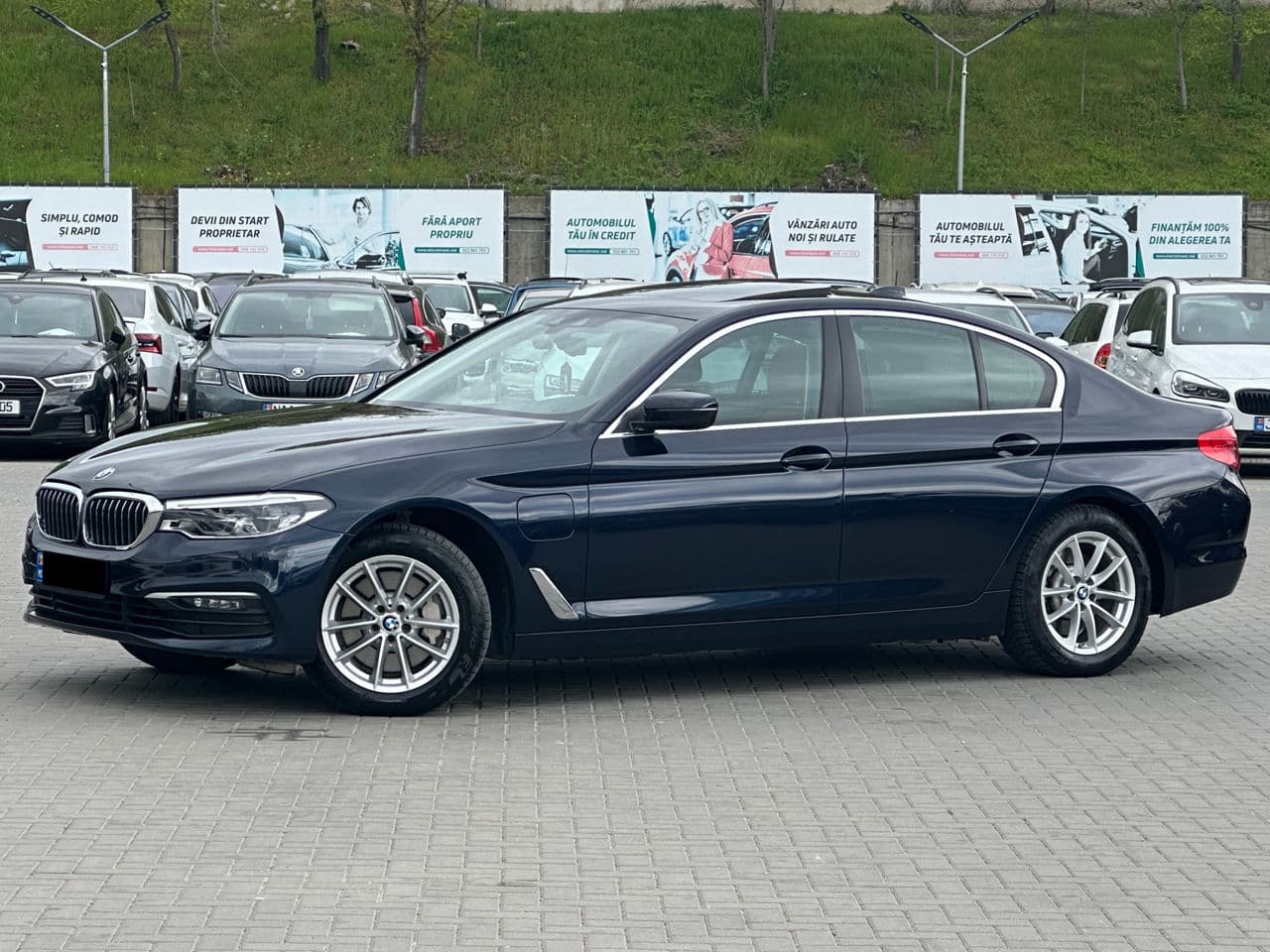 2019 BMW 530e — Miniatură 2
