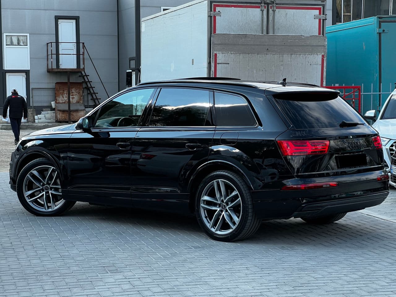 Audi Q7 E-Tron 2017 — Миниатюра 2