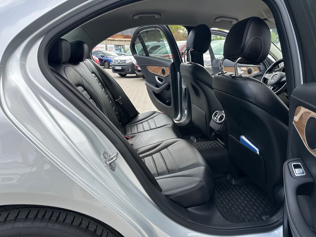 2017 Mercedes C 200 — Miniatură 14