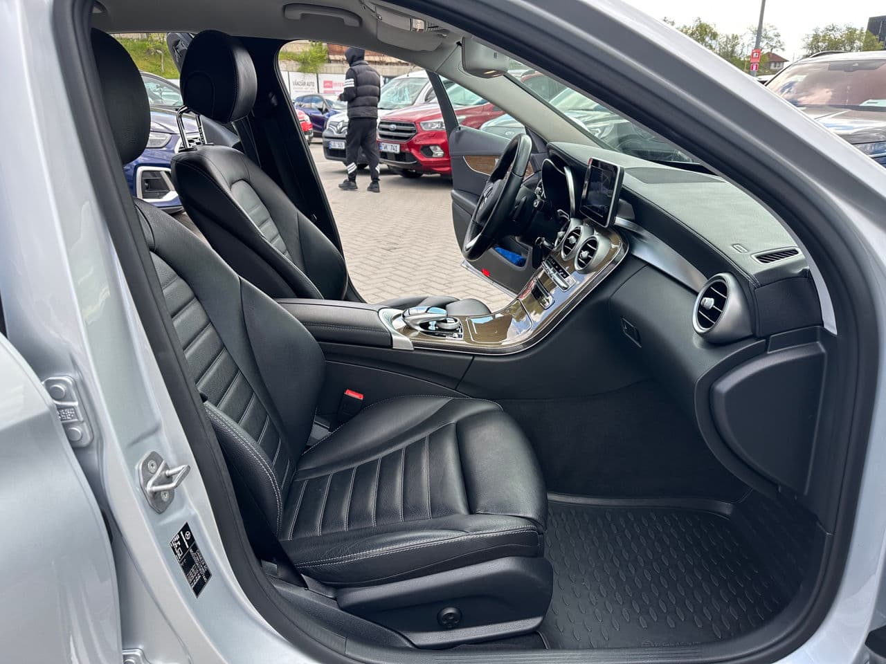 2017 Mercedes C 200 — Miniatură 15