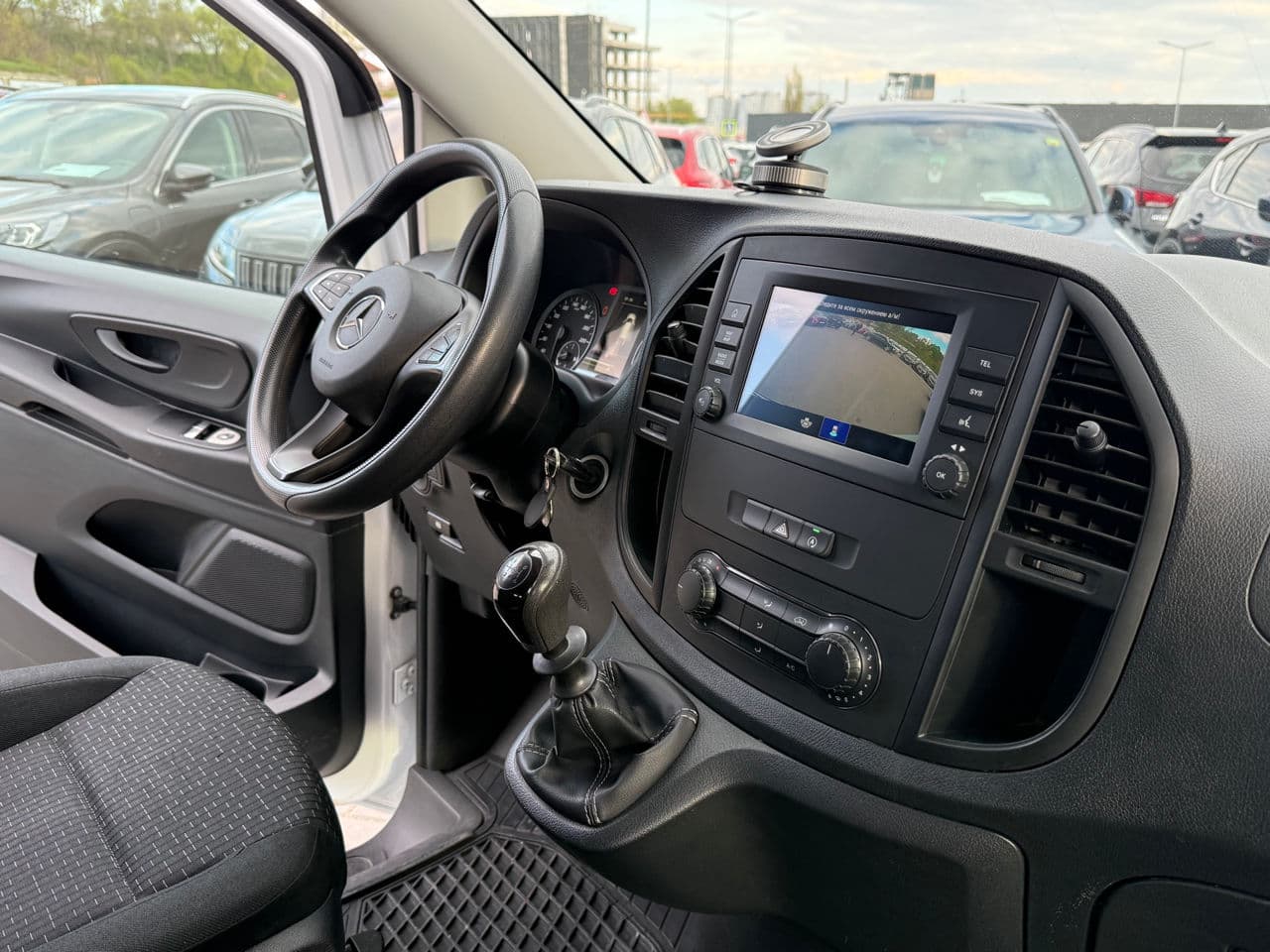 2021 Mercedes Vito — Miniatură 13