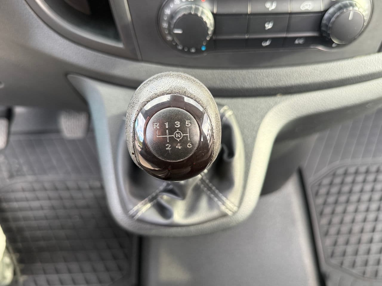 2021 Mercedes Vito — Miniatură 12