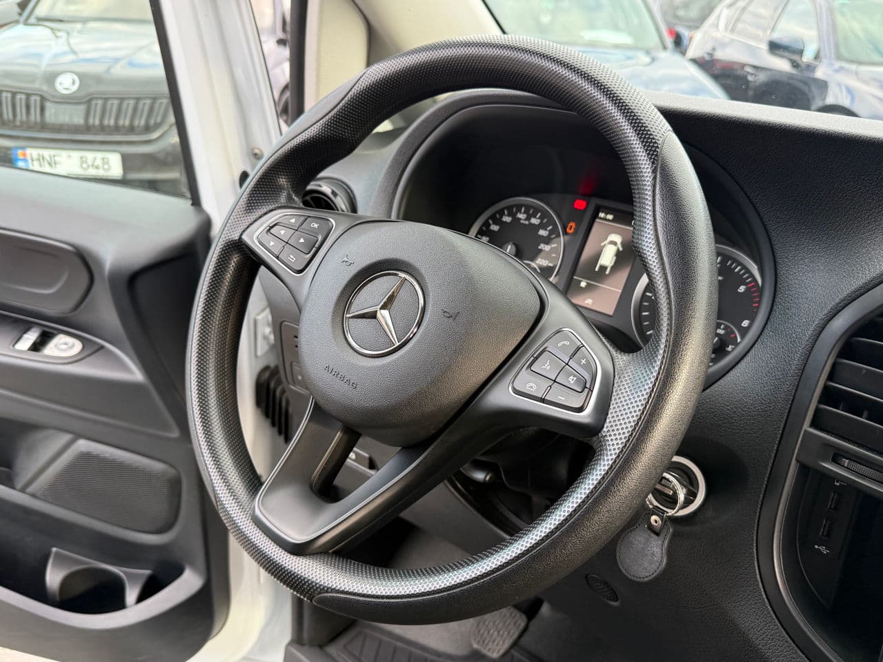 2021 Mercedes Vito — Miniatură 7