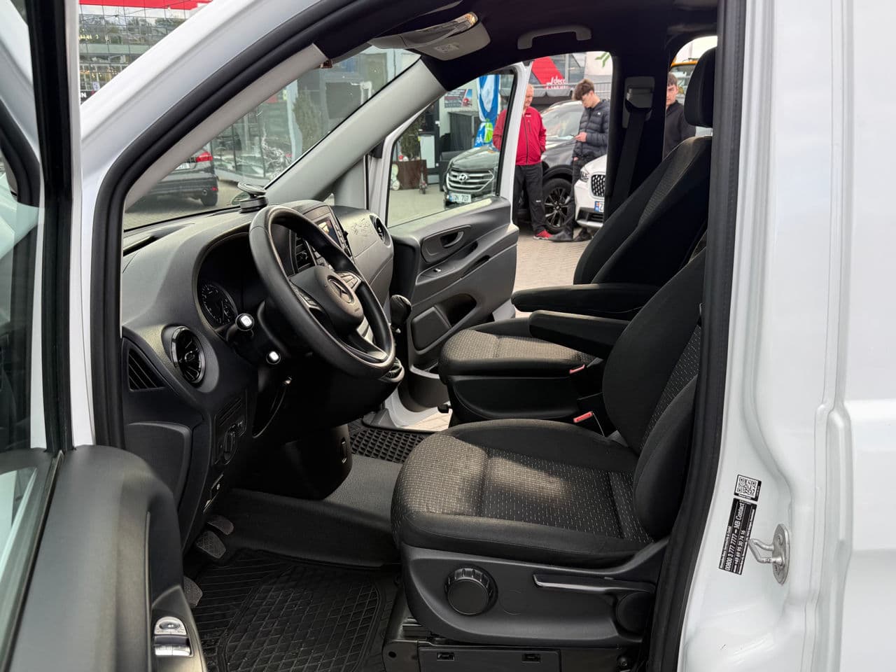 2021 Mercedes Vito — Miniatură 5