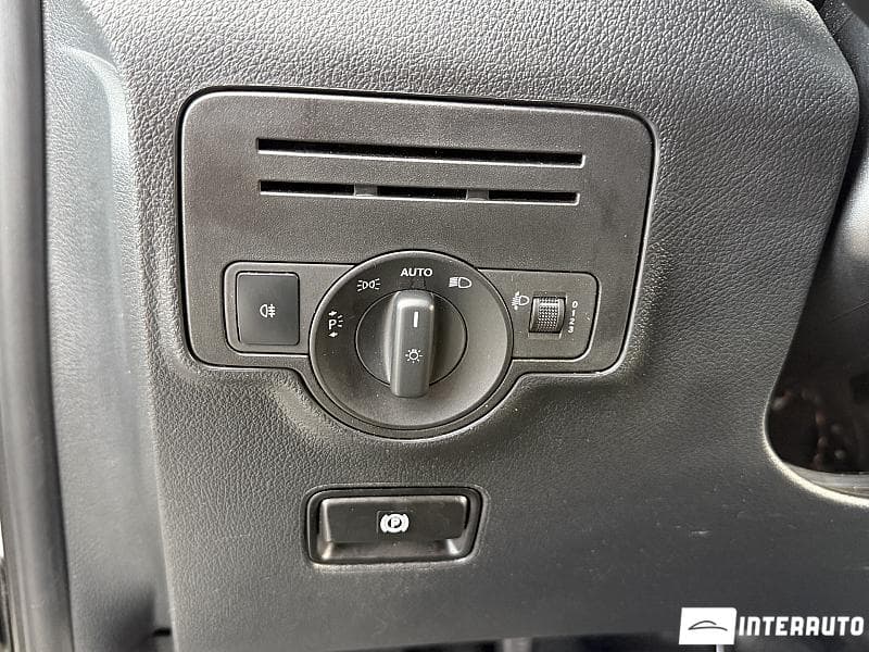 2021 Mercedes Vito — Miniatură 18