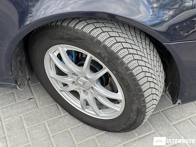2005 Mercedes E 220 — Miniatură 13