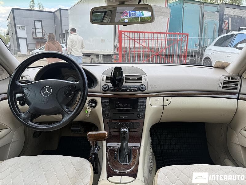 2005 Mercedes E 220 — Miniatură 7