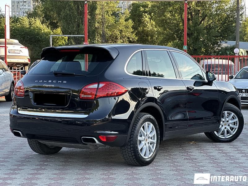 2011 Porsche Cayenne — Miniatură 2