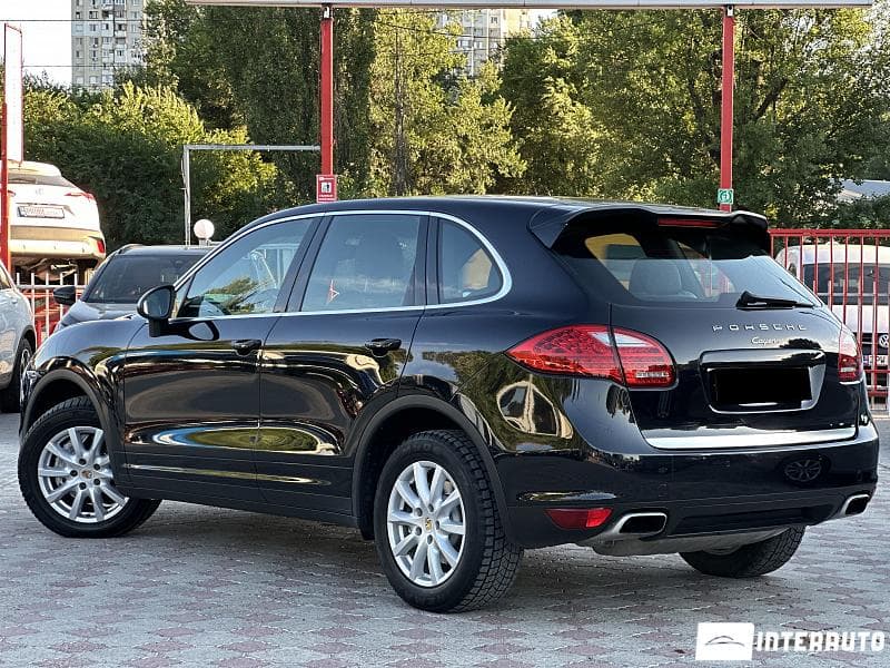 2011 Porsche Cayenne — Miniatură 3