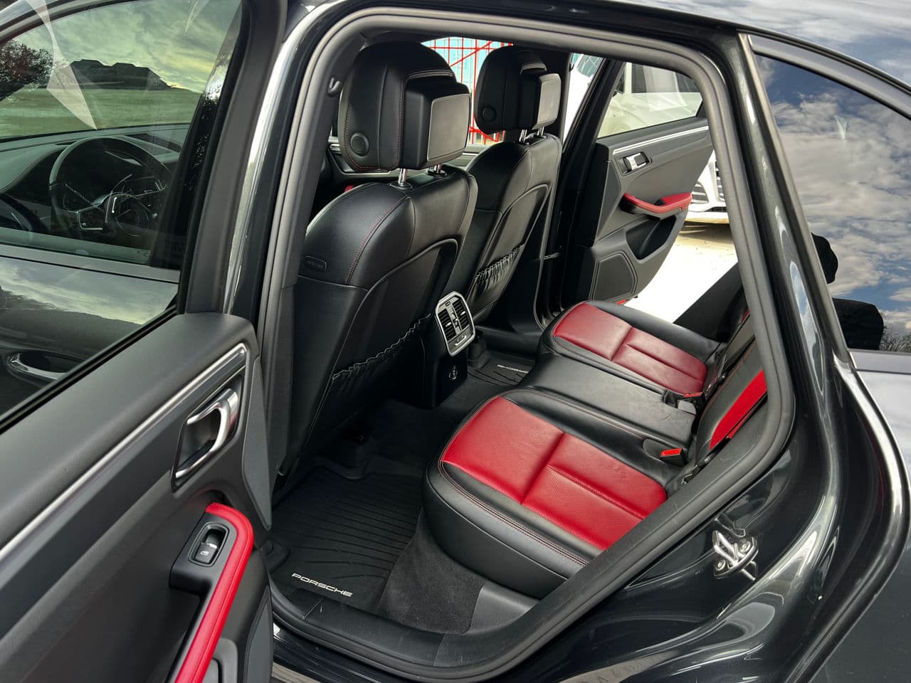 2017 Porsche Macan — Miniatură 6